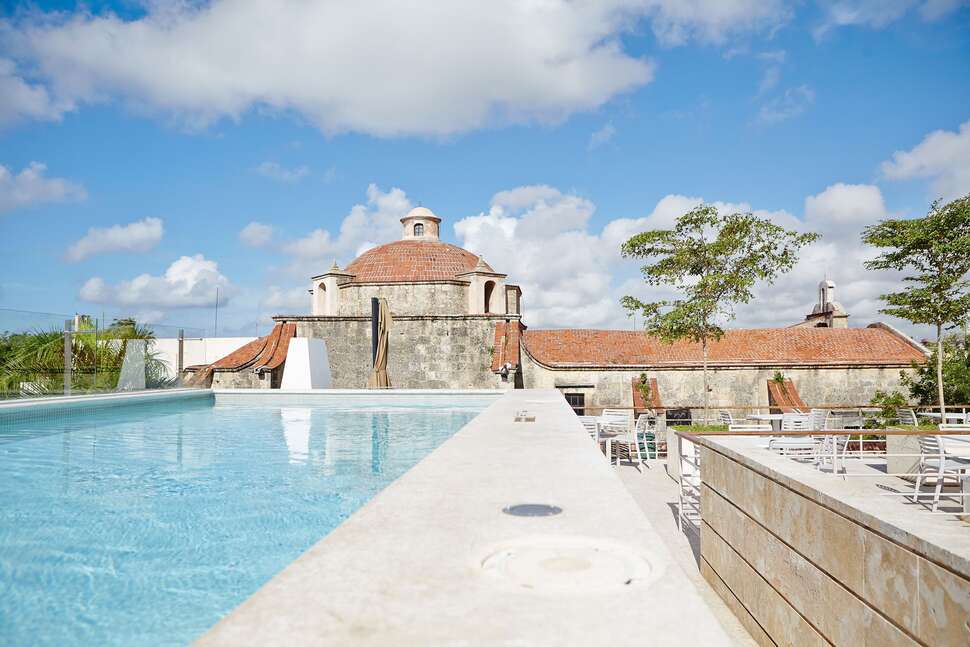 BIillini hotel cover