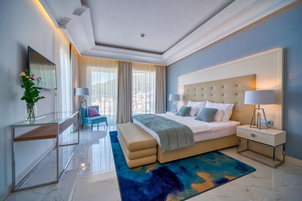 Hotel Palas Lux cover