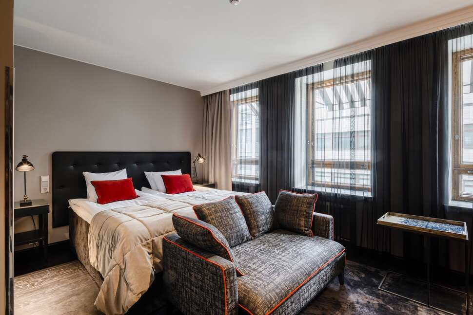 Hotel F6 cover