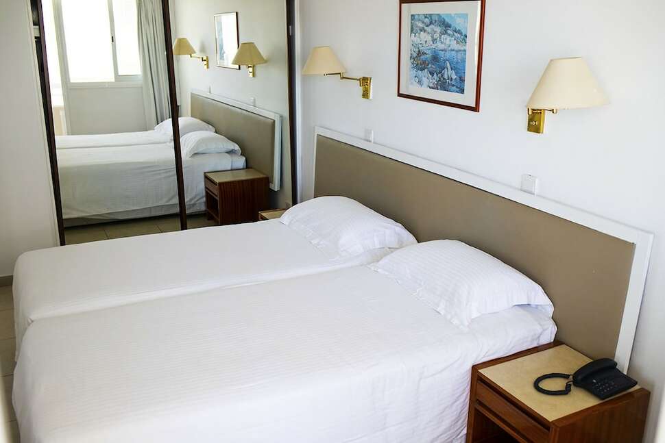 Sun Hall Beach Hotel & Appartementen cover
