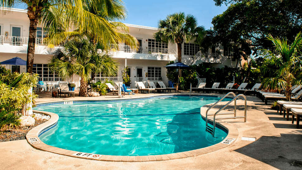 Tradewinds Aparthotel Miami Beach cover