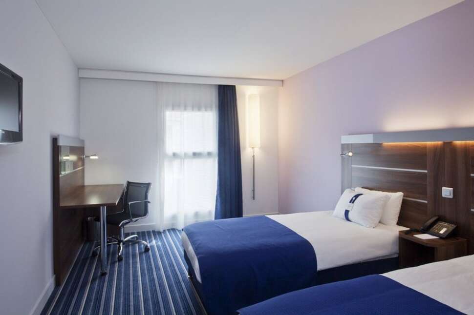 Holiday Inn Express Marseille cover