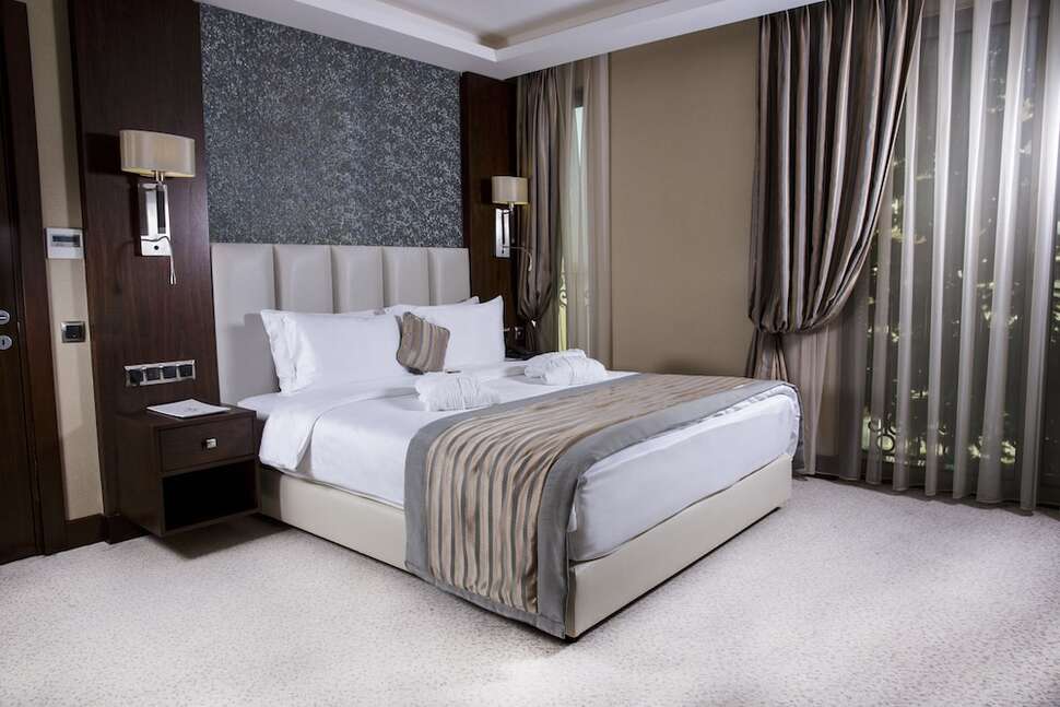 Grand Aras Hotel & Suites cover
