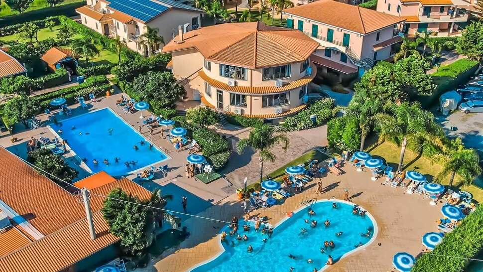 Club Esse Aquilia Beach Village Resort cover