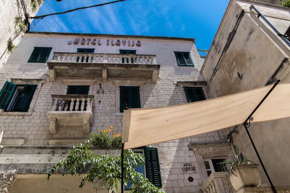 Hotel Slavija cover