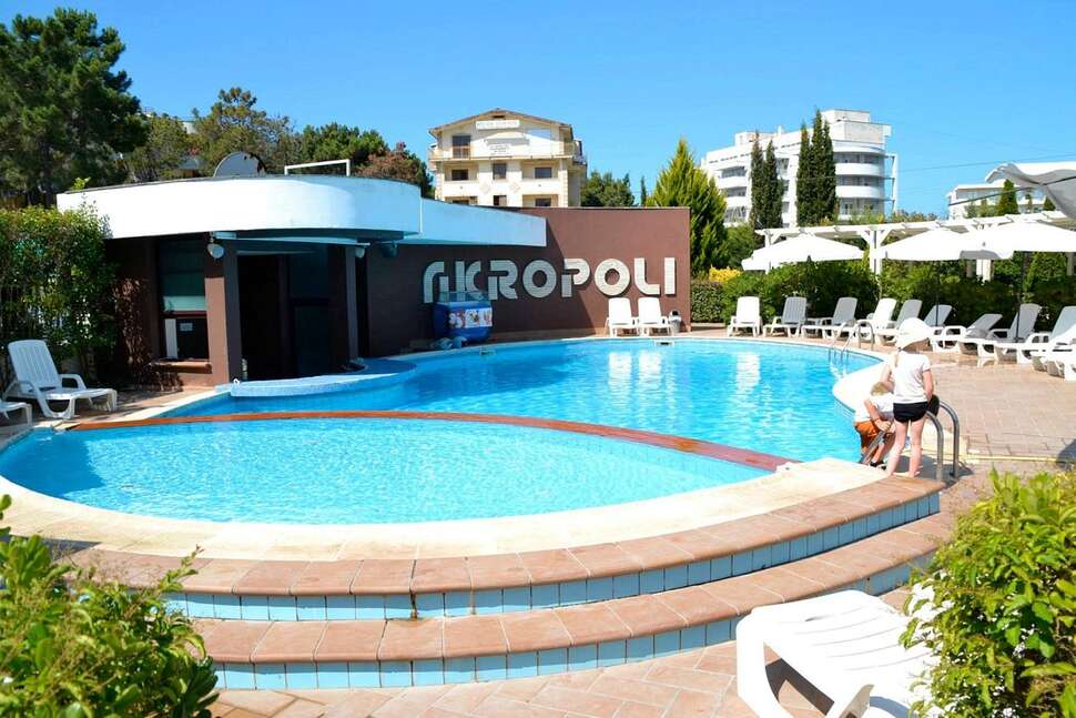 Akropoli Hotel cover