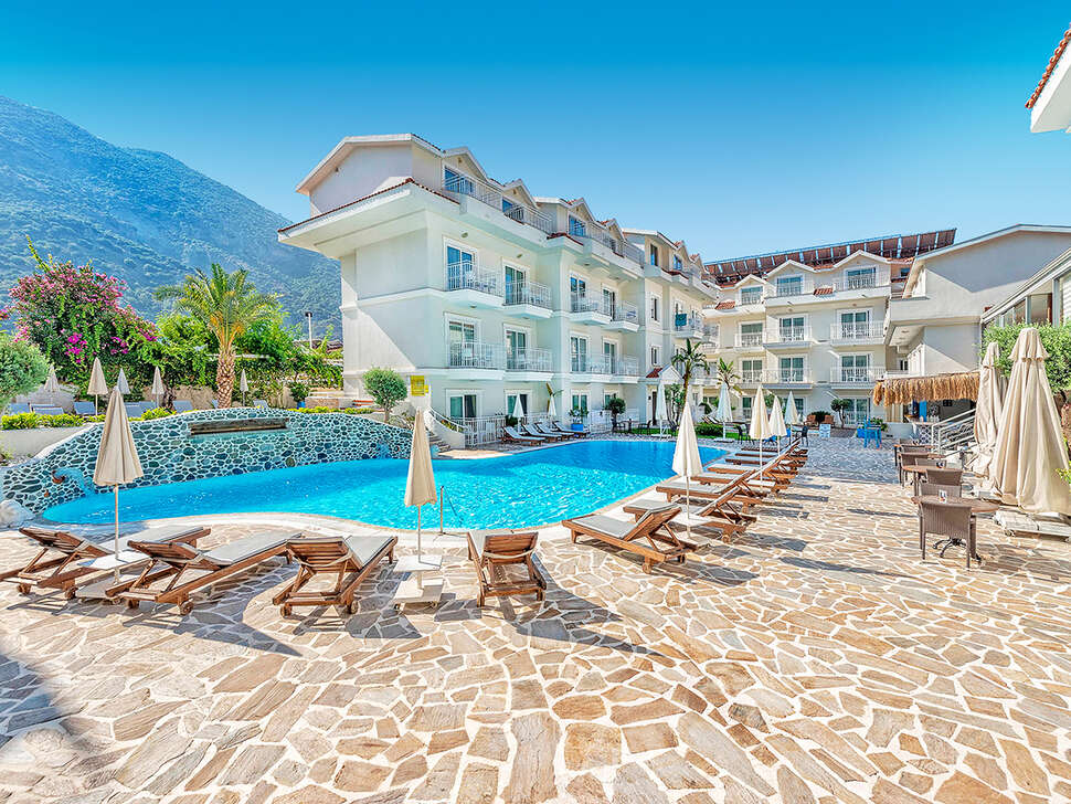 Montebello Deluxe Hotel cover