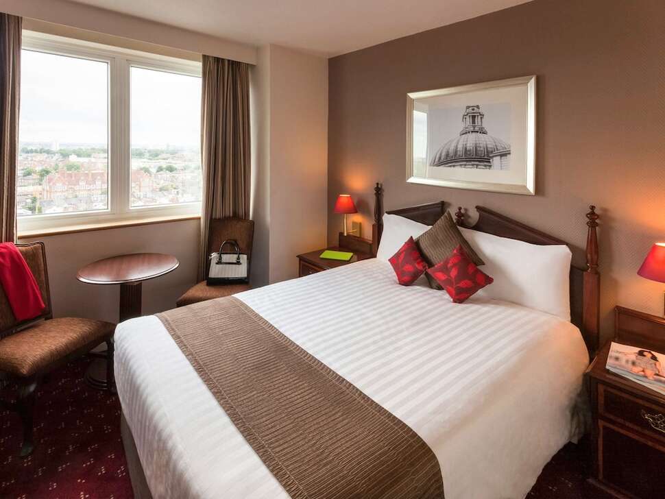 Ibis London Earls Court cover