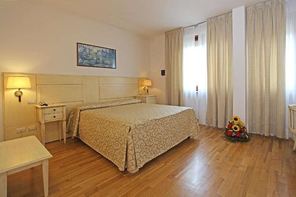 Grand Hotel Duomo Pisa cover