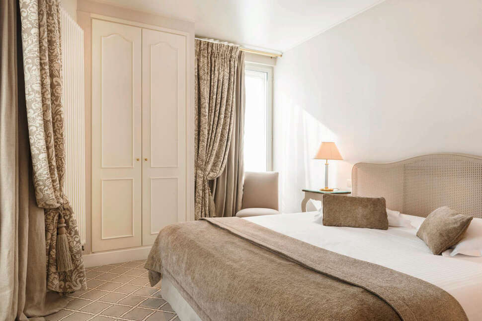 Champs Elysee Friedland