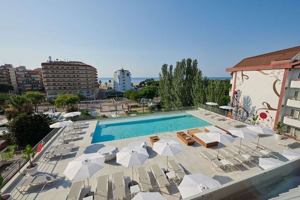 Dwo Sirius Hotel by Checkin cover