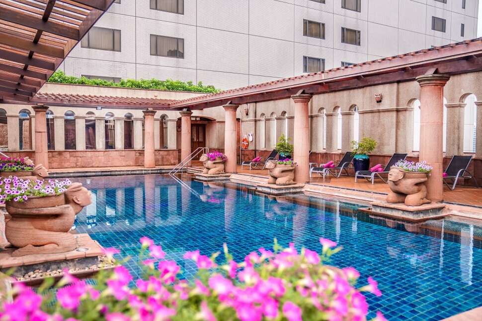 Crowne Plaza Bangkok Lumpini Park cover