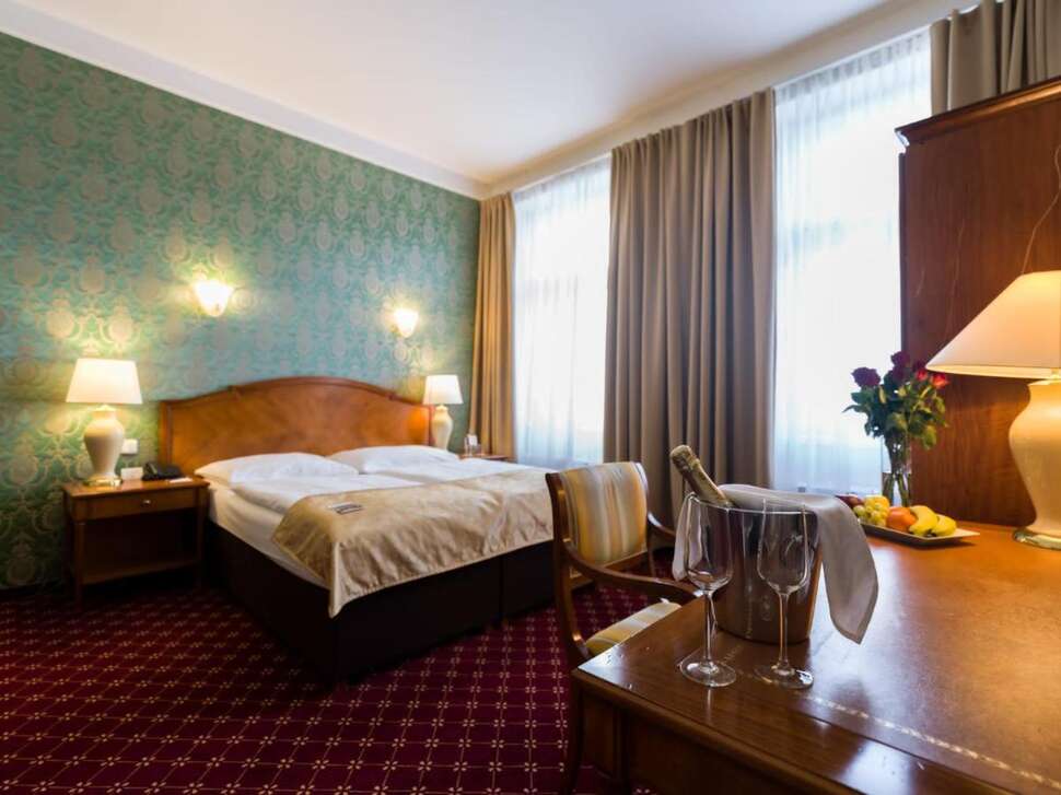Hotel St. George cover