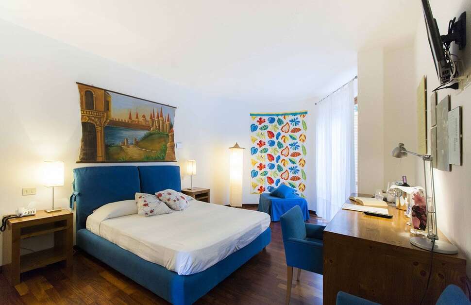 Hotel Pocho cover