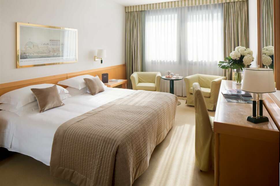Starhotels President Genova cover