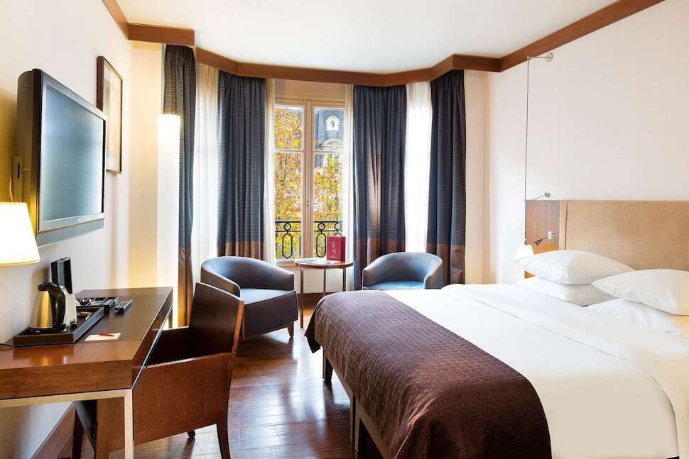 Grand Hotel Champs Elysees cover