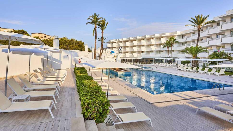 Globales Cala Bona Suites cover