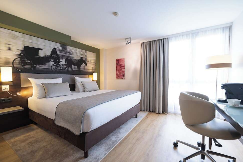 Leonardo Hotel Vienna cover