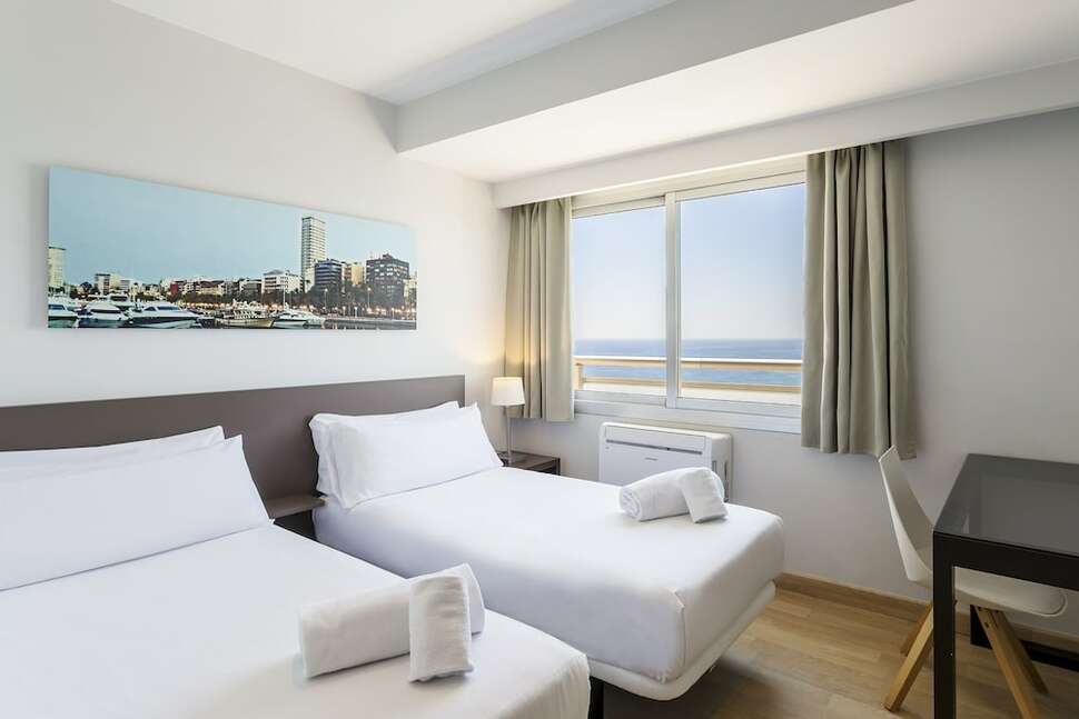 Hotel Alicante Gran Sol cover