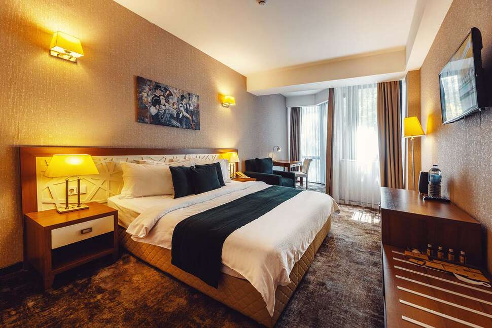 Coste Hotel cover
