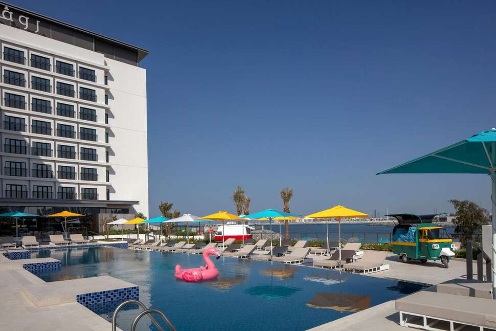 Rove La Mer Beach
