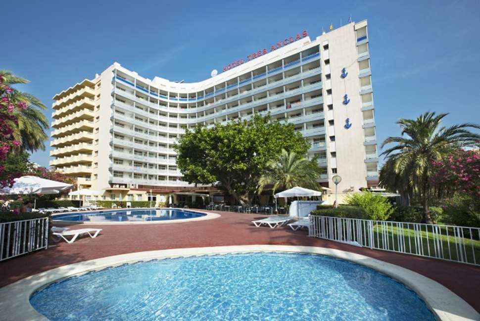 Tres Anclas Hotel cover