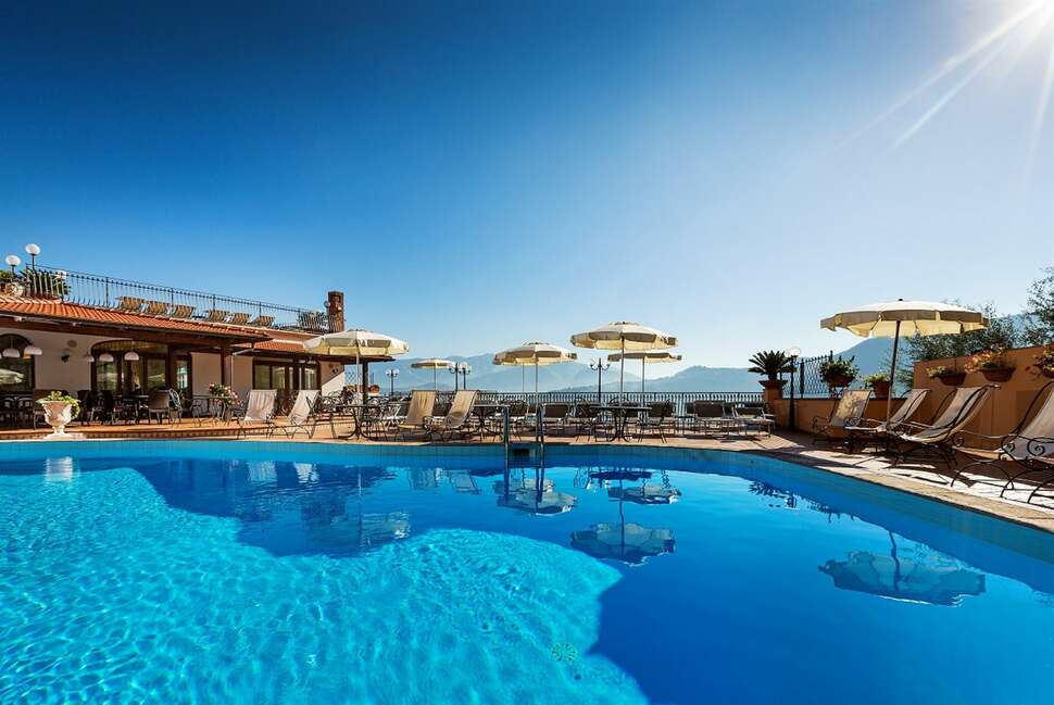 Hotel La Vue d'Or cover