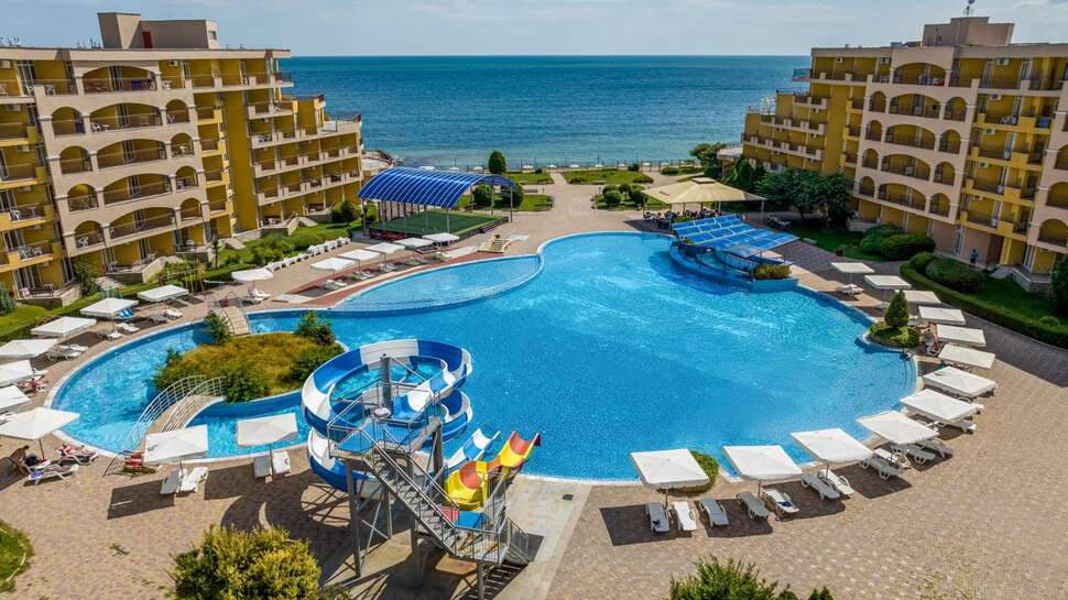 Midia Family Resort cover