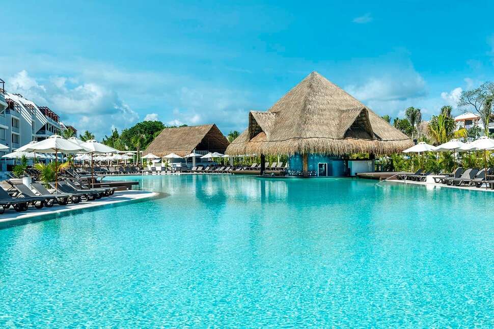 Ocean Riviera Paradise El Beso Adults Only cover