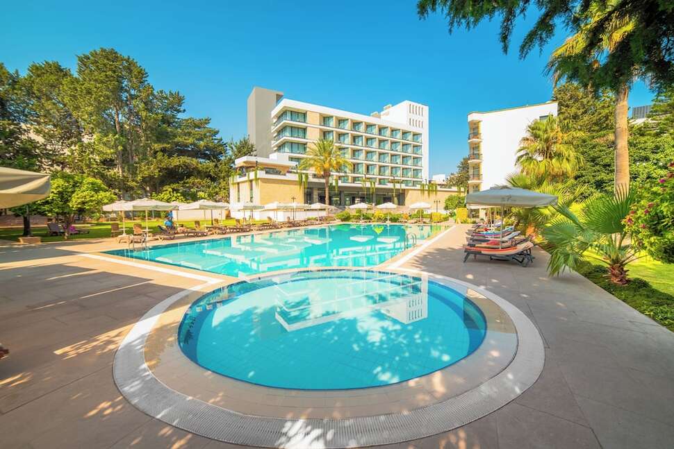 Pia Bella Hotel cover