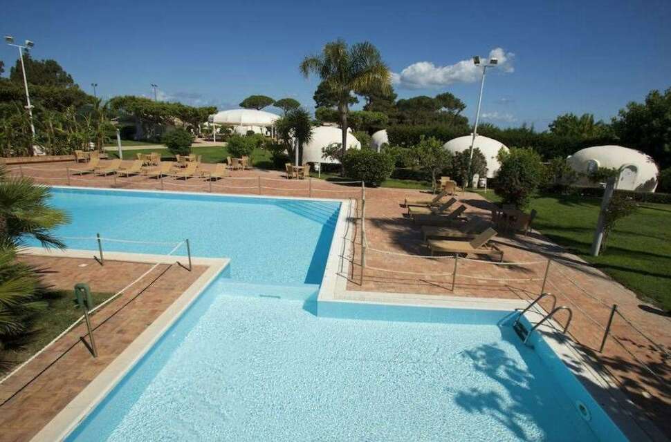 Villa Favorita Hotel & Resort cover