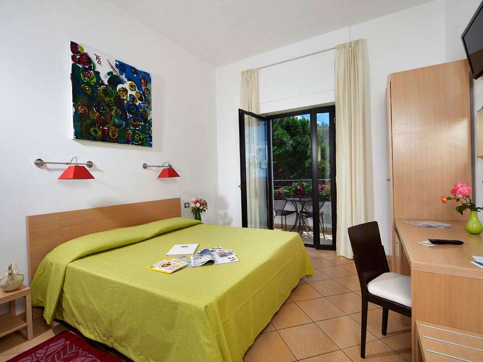 Hotel Cala Luna cover