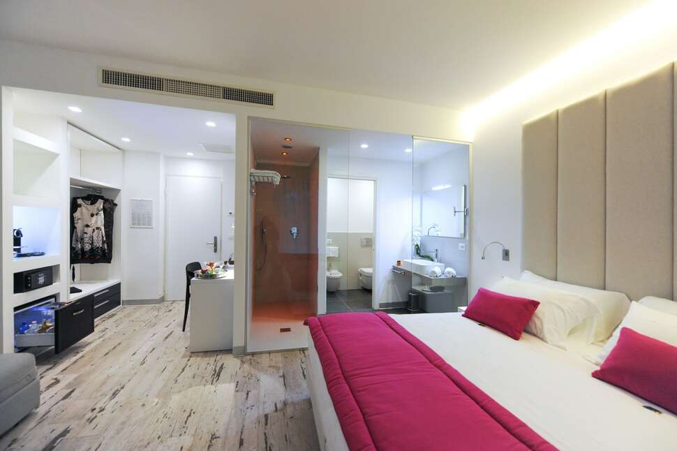 Hotel Lampara cover