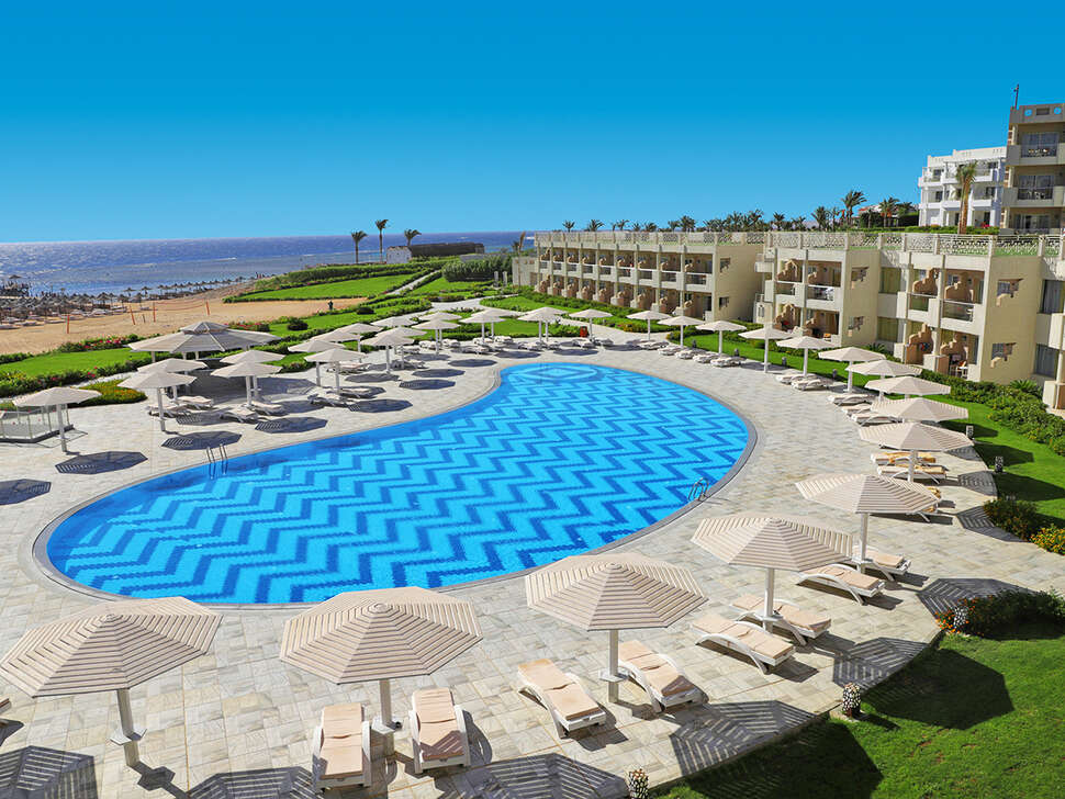 Sirena Beach Resort cover