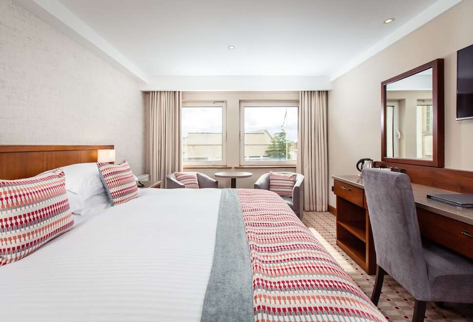 Stormont Hotel cover