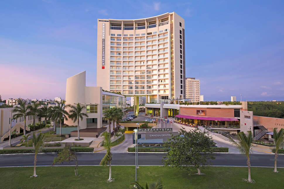 Krystal Urban Cancun Centro cover
