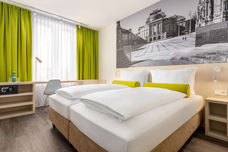 Super 8 Munich City North cover
