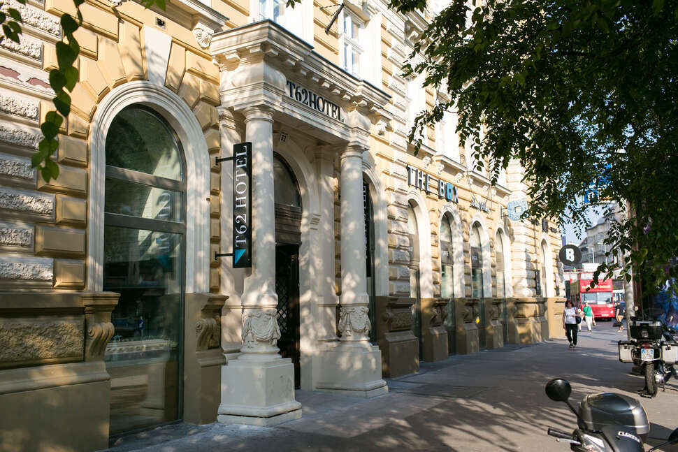 T62 Hotel cover