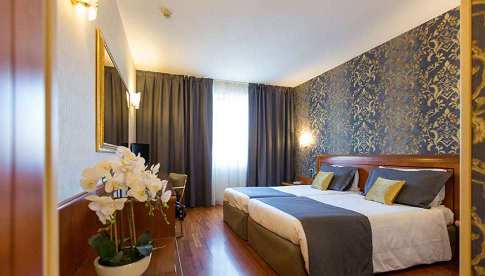 Montresor Hotel Palace cover