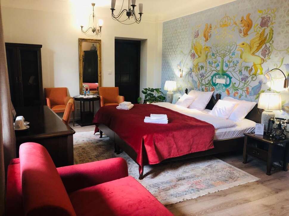 Hotel Ester cover