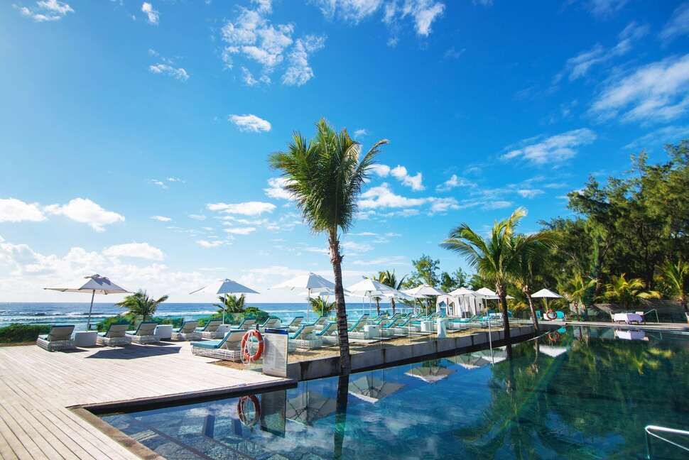 Radisson Blu Poste Lafayette Resort & Spa cover
