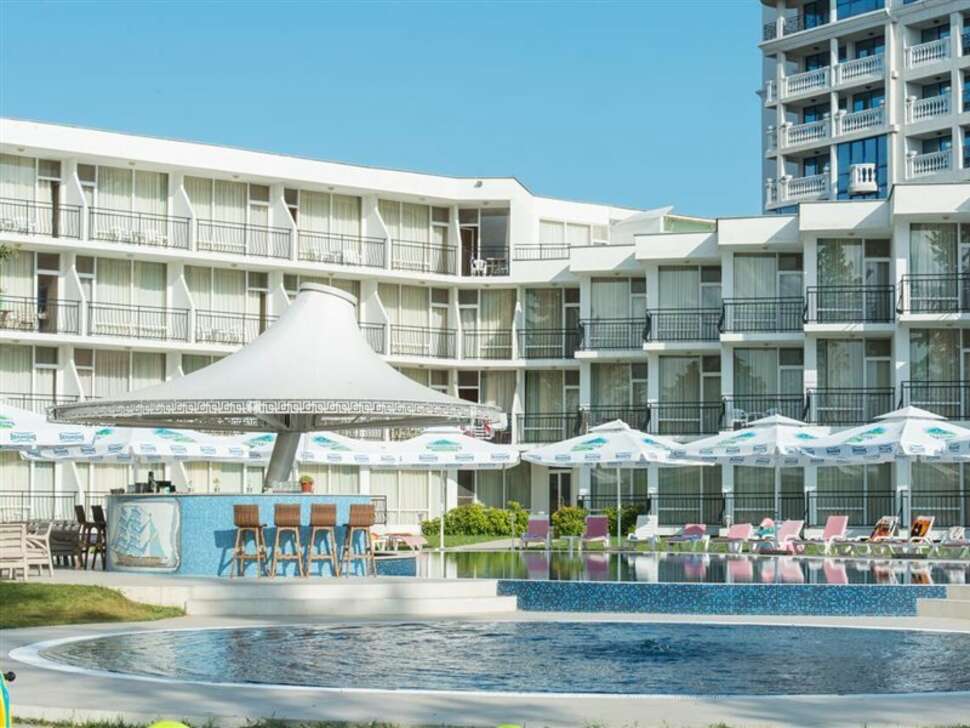 Hotel Flamingo Beach cover