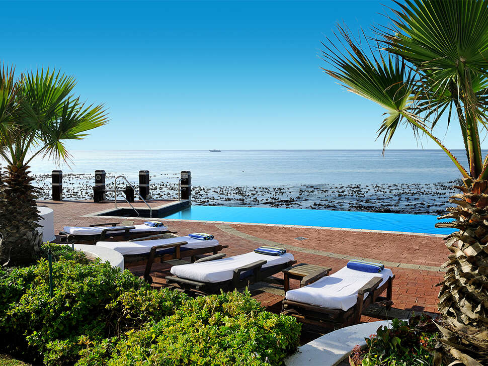 Radisson Blu Waterfront cover
