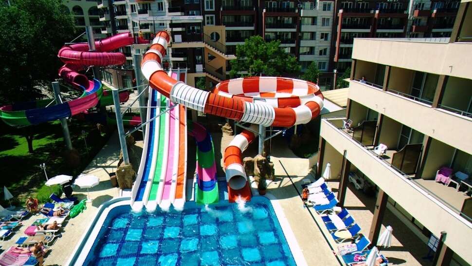 Laguna Park & Aqua Club cover