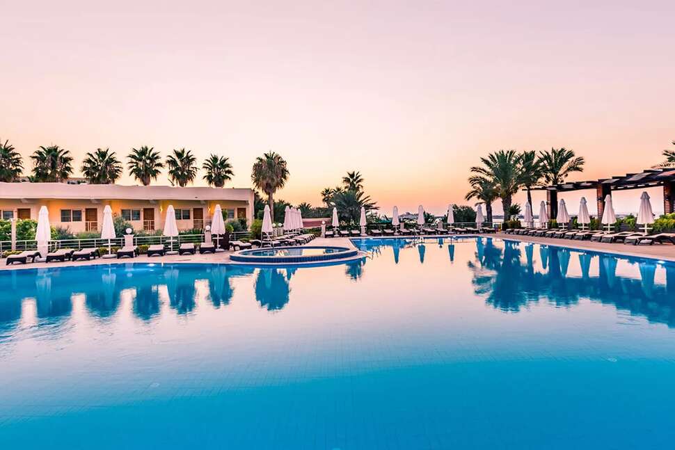 Vuni Palace Hotel cover