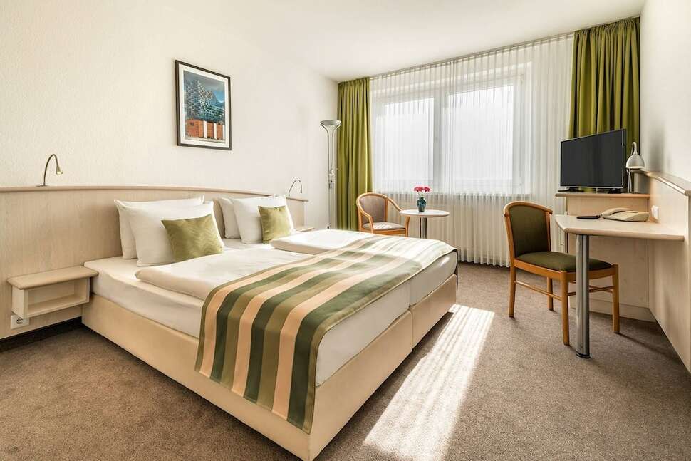 Panorama Inn Hotel cover
