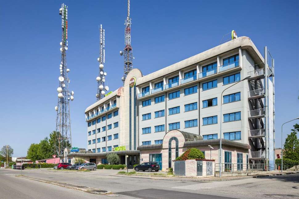 B&B Hotel Bologna cover