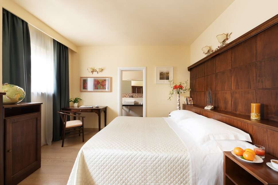 Hotel Corsignano cover