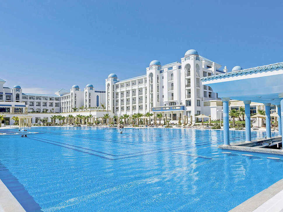 Barcelo Concorde Green Park Palace cover