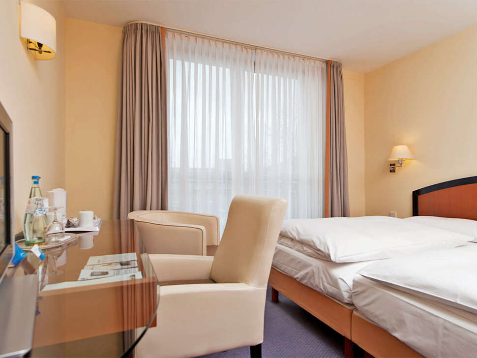 City Hotel Dresden Radebeul cover